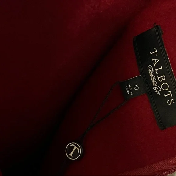 🆕 TALBOTS DARK RED WOOL SKIRT (10) - Picture 3 of 6